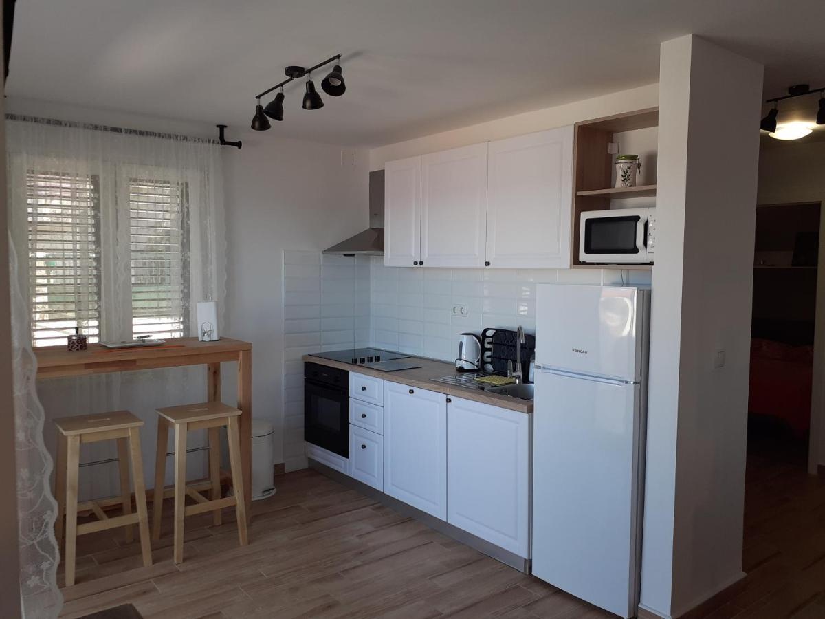 Апартаменти Apartman Jasa Примоштен Екстер'єр фото