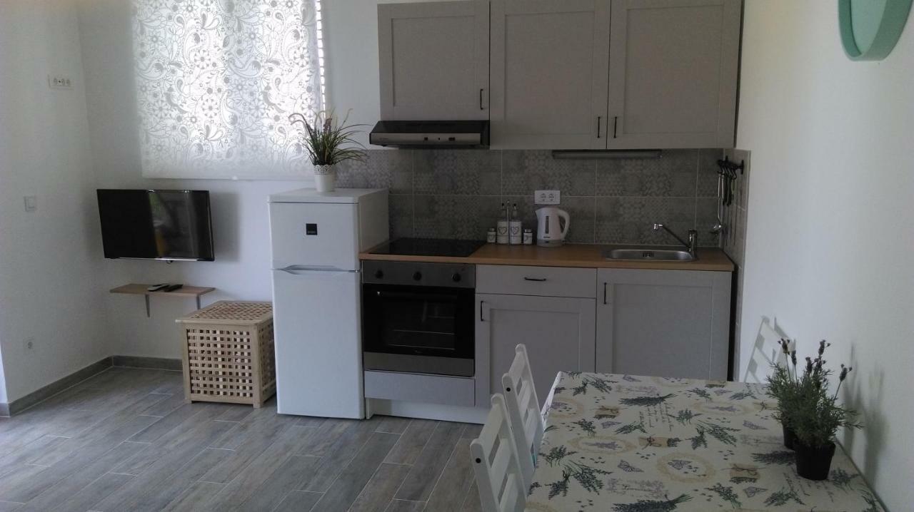 Апартаменти Apartman Jasa Примоштен Екстер'єр фото